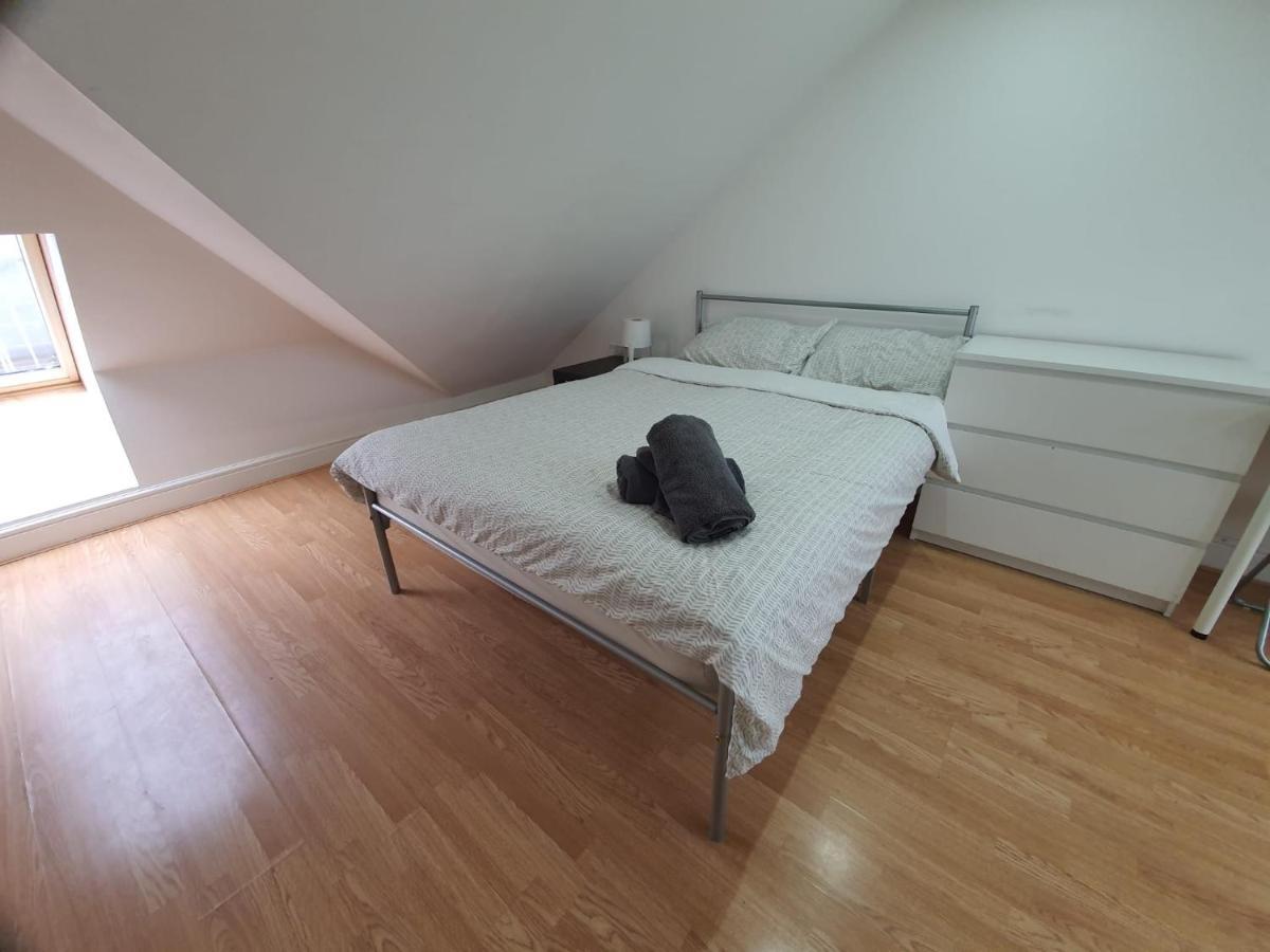 Eastwood Rooms Goodmayes Bagian luar foto