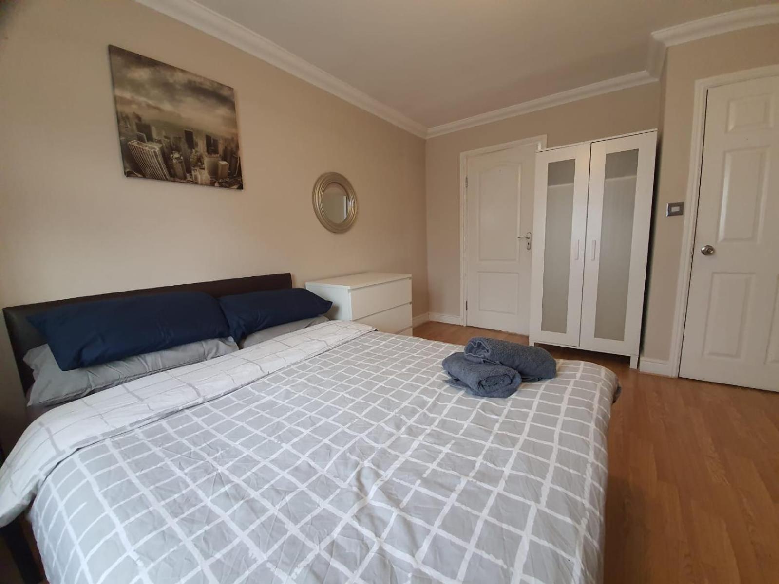 Eastwood Rooms Goodmayes Bagian luar foto