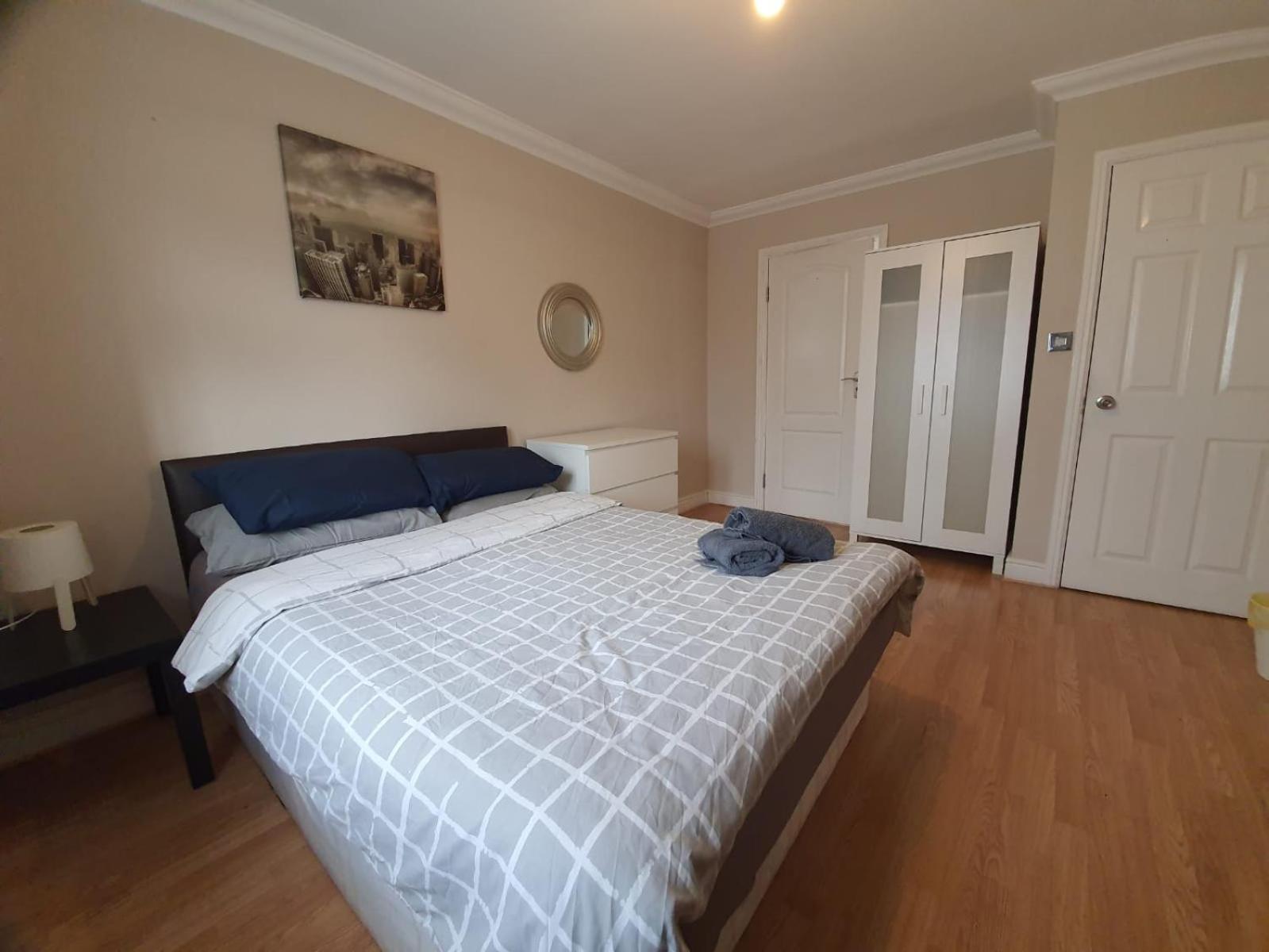 Eastwood Rooms Goodmayes Bagian luar foto