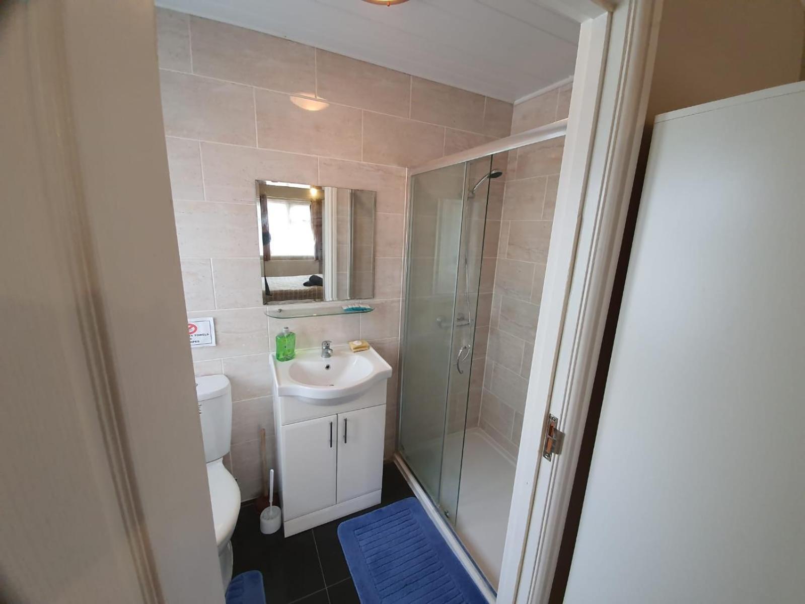 Eastwood Rooms Goodmayes Bagian luar foto